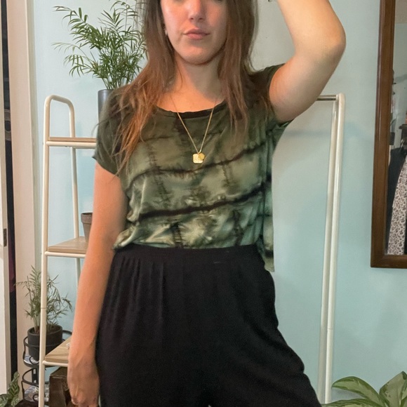 Green Tie Dye Top - Picture 11 of 12